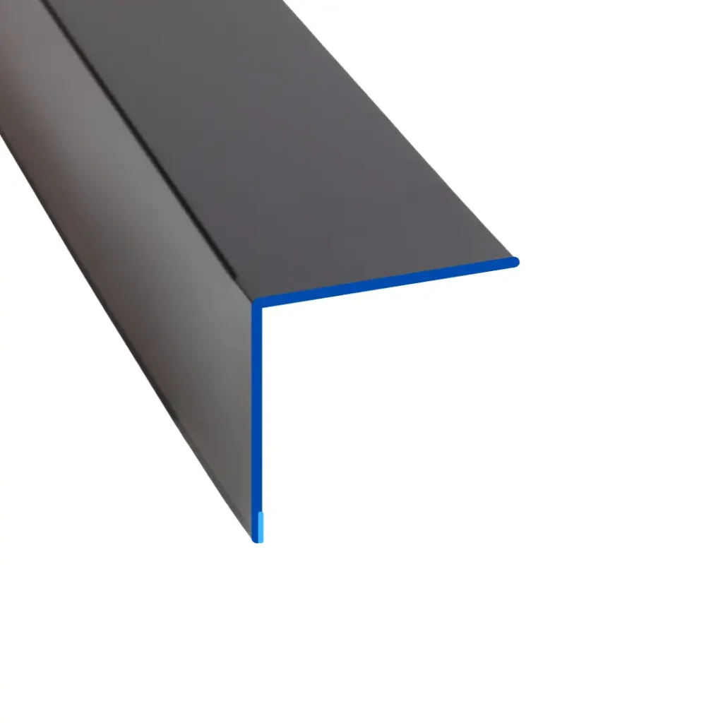 Obróbki blacharskie na wymiar – kluczowy element trwałego i szczelnego dachu