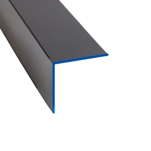 Obróbki blacharskie na wymiar – kluczowy element trwałego i szczelnego dachu